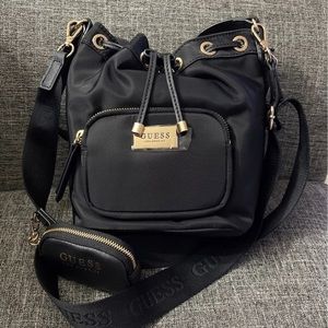 Guess bucket bag